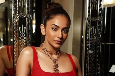Rakul Preet Singh’s Show-stopping Red Ensemble Is The Perfect Party Pick