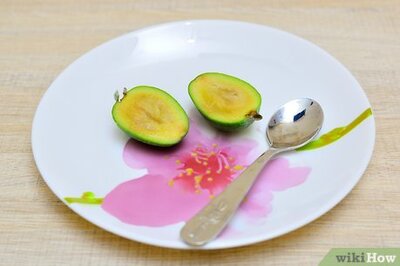 How to Enjoy Feijoas