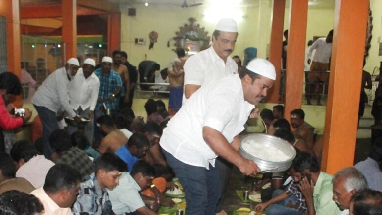 Muslim Community Distribute Food, Puja Supplies to Devotees of Lord Ayyappa in Tamil Nadu