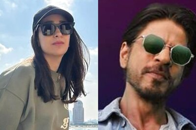 Karisma Kapoor To Reunite With Shah Rukh Khan at FIFA 2022 Finale? Her Latest Post Has Us Excited