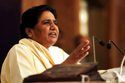 SP Slams Mayawati For Dynasty politics; Says She Doesn't Have Any Option Left