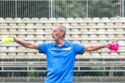 Brain and Football Development Happen Together at Ajax, Says Legendary Dutchman Johan Neeskens