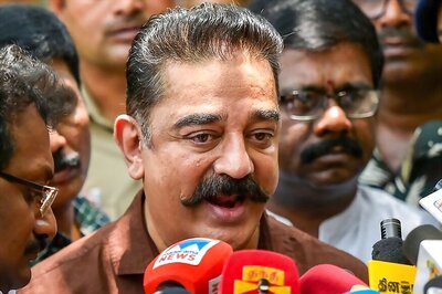 Kamal Haasan's Party Demands Resignation of AIADMK Minister Who Said Actor's Tongue Must be Cut for Godse Remark