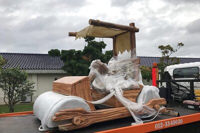 Malaysian Sultan Johar Gets his Own Flintstone Car