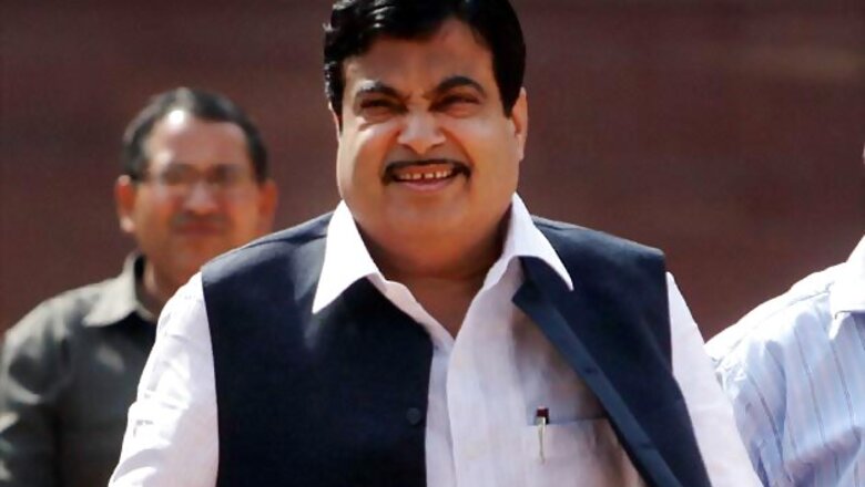 Gadkari questioned by I-T officials for 4 hours