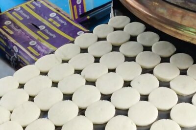 MP Man Sells 'Full Moon Biscuits' in Andhra Pradesh For The Past 15 Years, Here's Why