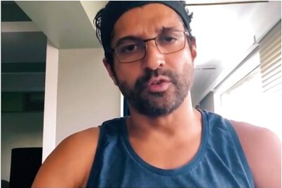 Farhan Akhtar Recites Coronavirus Version of Zindagi Na Milegi Dobara's Poem 'Zinda Ho Tum'