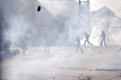 Kashmir: Army Calls Off Anti-militancy Operation in Pulwama Due to Stone Pelting