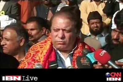 Pak: Sharif calls for early polls to end crisis