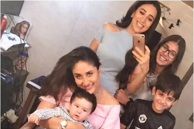 This Kareena and Karisma Kapoor Mirrorfie with Taimur Ali Khan is Family Goals