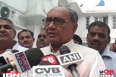 Digvijaya questions Narendra Modi over Gadkari remark