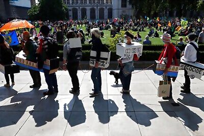 UK Climate Activists Stop Traffic Near Parliament