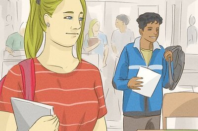 How to Know if a Guy Likes You in School