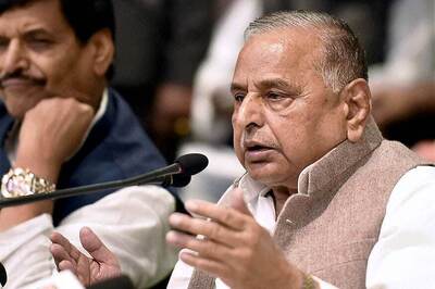 Mulayam Singh Yadav Accuses BJP Govt of Failing to Deliver on Poll Promises, Cheating Farmers