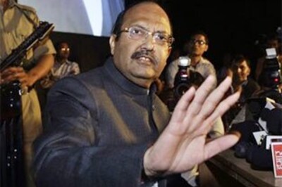 Amar Singh fears he'll be shoe-d away from SP