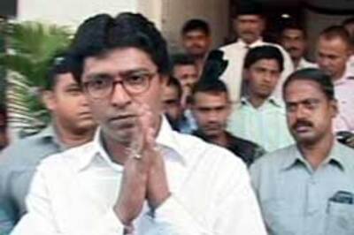 Why slam SRK and spare Big B? Raj asks Shiv Sena