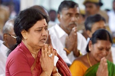 Sasikala's Nephew Dinakaran, Sacked by Jaya, Returns as AIADMK Dy Gen Secy
