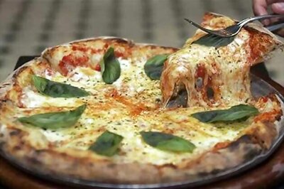 Pizza, burger, pancakes shape up Roza Aftaar menu