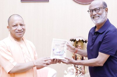 Rajinikanth Meets UP CM Adityanath, Touches Feet At His Lucknow Residence | WATCH