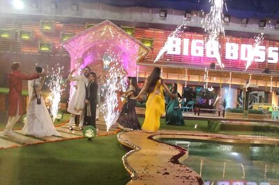Bigg Boss 11, October 19, 2017 Update: Arshi Khan Spits on Hina Khan; Gharwale Get Emotional As They Receive Diwali Gifts