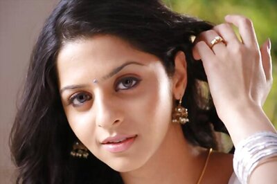 Tamil actress Vedhika bags Kannada remake of 'Brindavanam'