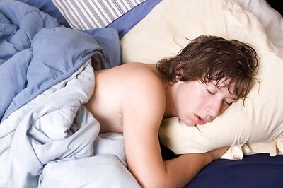 Teens Should Hit The Sack Earlier, Especially at Weekends, to Boost Gray Matter