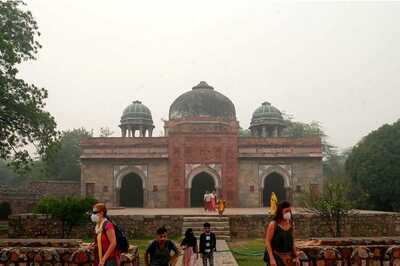 Air Pollution: AAP Says Punjab Stubble Burning Not Polluting Delhi; City Schools to Stay Shut