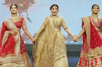Mohan Sisters Create Magic In Dubai Fashion Show In Etheic Lehengas As They Walk The Ramp Together