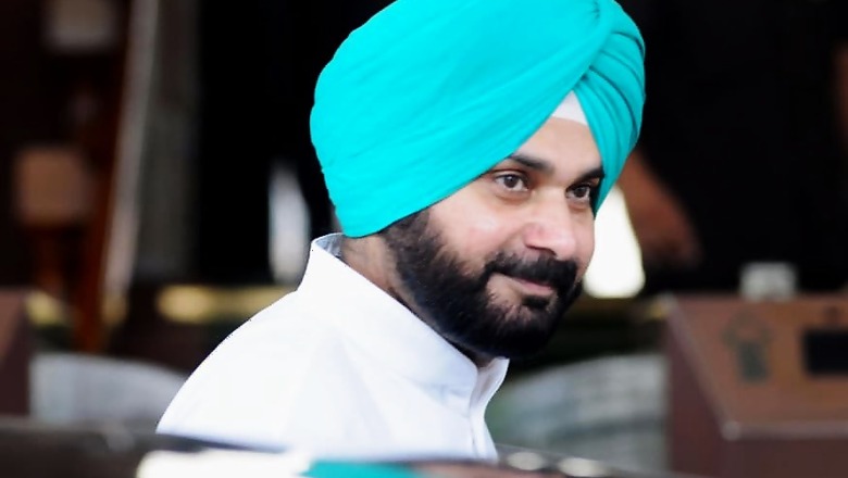 Unhappy With New Portfolio, Navjot Singh Sidhu Resigns from Punjab Cabinet After Feud With Amarinder Singh