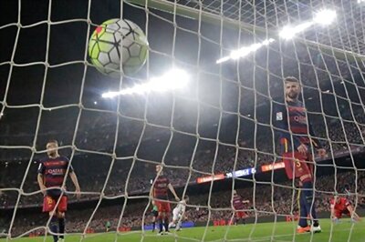 Barcelona stumble 1-0 at Sociedad; Atletico, Real close gap