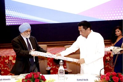 Kamal Nath Govt Ropes in Montek Singh Ahluwalia to Combat MP's Financial Blues