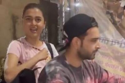 Karan Kundrra and Tejasswi Prakash Are Setting Couple Goals As They Enjoy a Bike Ride Together; Watch