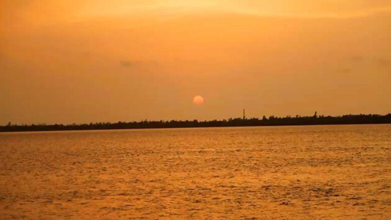 Overcrowded boat capsizes, 3 drown, hunt on for 11