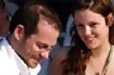 Villeneuve quits drivers' body over Schumi