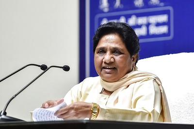 Economic Survey 'Disappointing', PM Modi Govt Selling Dreams to People: Mayawati