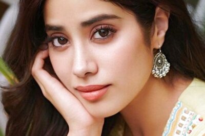 Janhvi Kapoor Shines Bright As Sunshine In Beautiful Yellow Kurta Set