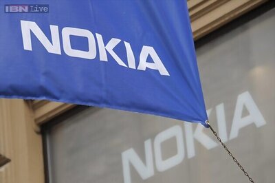 Nokia sees smartphone sales, profits plunge in Q4