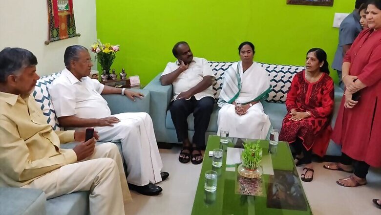 AAP vs L-G Turns Into Show of Unity as 4 CMs Ask PM Modi to Intervene in Delhi Crisis; BJP Cries Foul