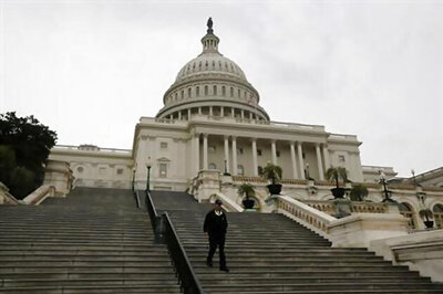 US still in fiscal deadlock, but glimmers of hope emerge