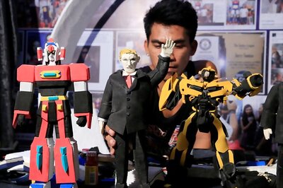 Filipino Artist Makes US President Trump Action Figure From Flip Flops