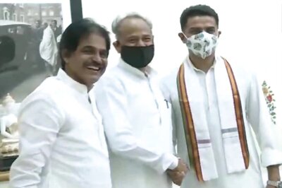 Handshakes, Happy Faces in Focus as Pilot & Gehlot Come Face-to-Face at CLP Meeting for the 1st Time Since Rebellion