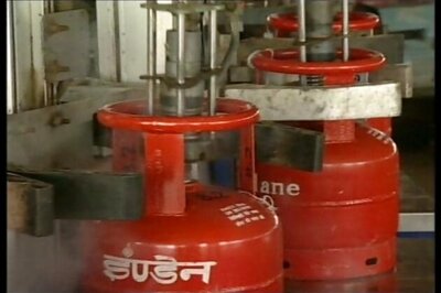 Non-subsidised LPG rate cut by Rs 43.50 per cylinder