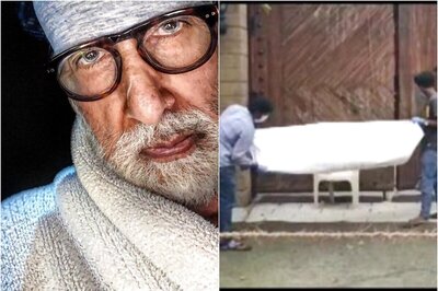 'Containment Zone' Posters Outside Amitabh Bachchan's House Jalsa Removed by BMC, See Pics