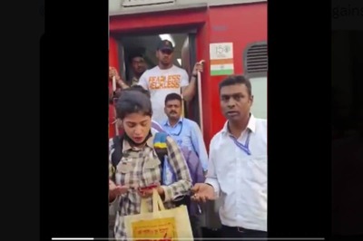 WATCH | Heated Argument Between Ticket Checker, Woman Passenger at Railway Station in Bengaluru