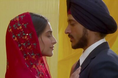 Farhan Akhtar looks like my duplicate, says Milkha Singh