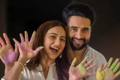Rakul Preet Singh Applies Colour To Jackky Bhagnani As They Celebrate 1st Holi After Wedding