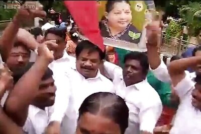 Tamil Nadu CM O Panneerselvam to personally go to Bangalore to welcome Jayalalithaa out of jail