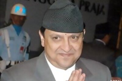 Isolated Nepal King calls for peace