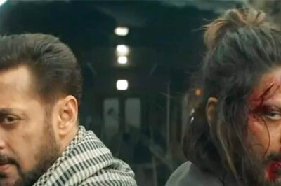 Did Tiger Salman Khan Call Pathaan Shah Rukh Khan For A 'Personal' Help In The Trailer? Fans Join The Dots