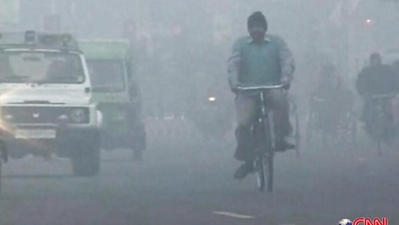 Cold wave sweeps North India, five more die in UP